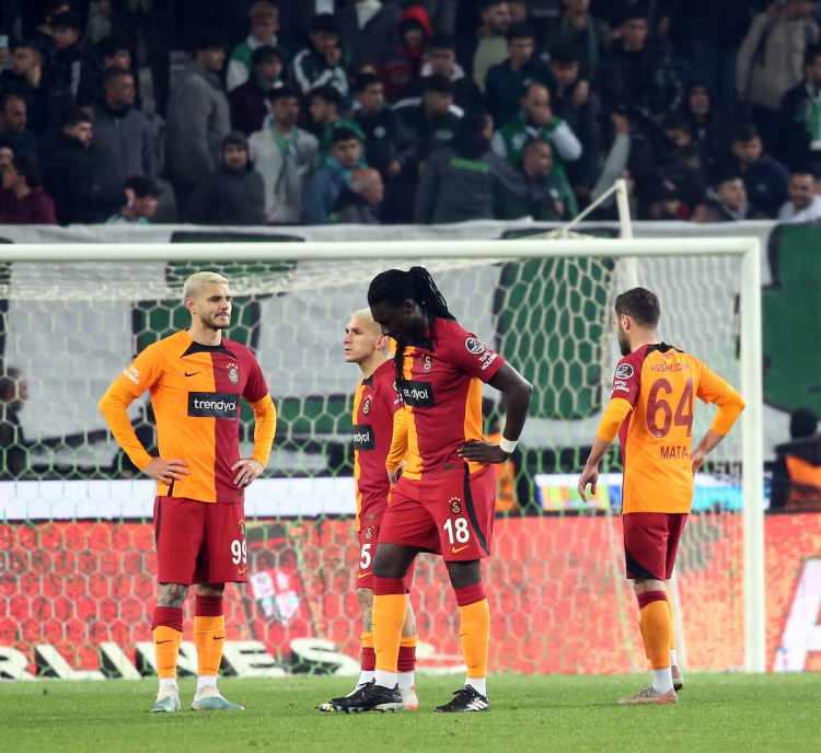 <p>Seriye Konyaspor son verdi!</p>
<p>Galatasaray'ın 14 maçlık serisini Konyaspor son verdi.</p>
<p>Süper Lig'in 28. haftasında Konyaspor sahasında sarı-kırmızı ekibi 2-1 mağlup etti.</p>