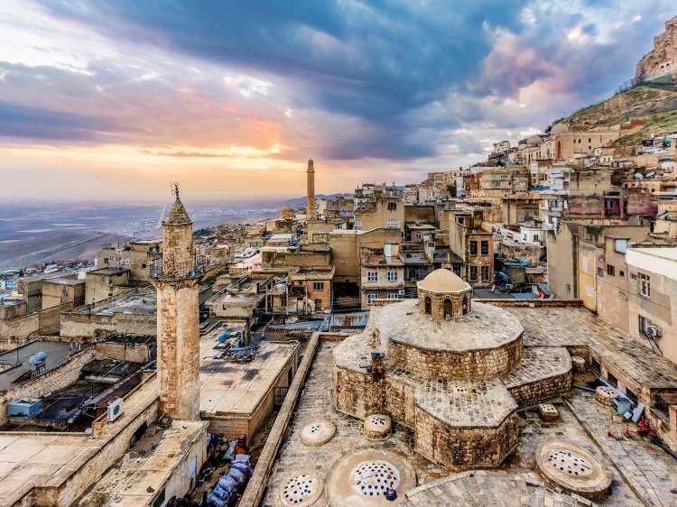 <p><strong>Midyat, Mardin</strong></p>
<p>Nüfus: 120.069 kişi</p>