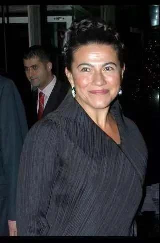 <p><strong>Filiz Şahenk</strong><br />
<br />
2023 Serveti: 2.3 milyar dolar<br />
<br />
Forbes sıralaması: 1312</p>