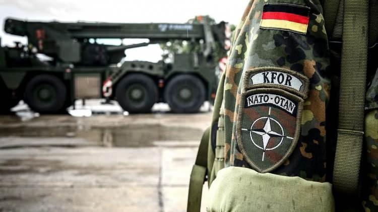 <p><strong>NATO’DAN ÇAĞRI</strong></p>
<p>NATO, ittifakın Kosova’daki Barış Gücü (KFOR) askerlerine yapılan saldırıları kınayarak, acilen şiddetin durdurulması çağrısında bulundu.</p>