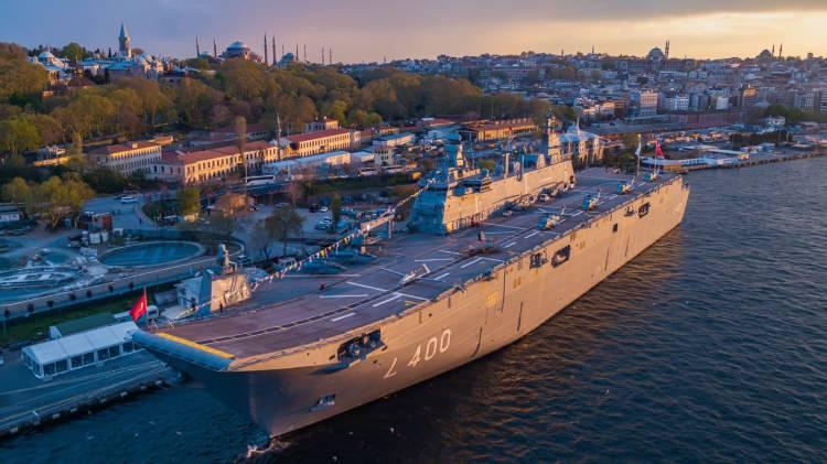 <p>Milli Savunma Bakanlığı (MSB), TCG Anadolu'yu 11 Nisan'dan bu yana İstanbul ve İzmir limanlarında yaklaşık 400 bin vatandaşın ziyaret ettiğini bildirdi.</p>
