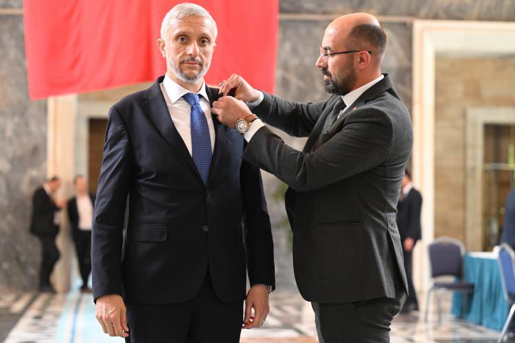 <p>AK Parti Kütahya Milletvekili Adil Biçer kaydını yaptırdı.</p>
