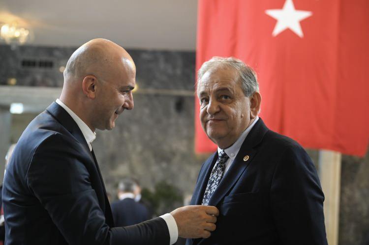 <p>CHP İzmir Milletvekili Rıfat Nalbantoğlu, kaydını yaptırdı.</p>
