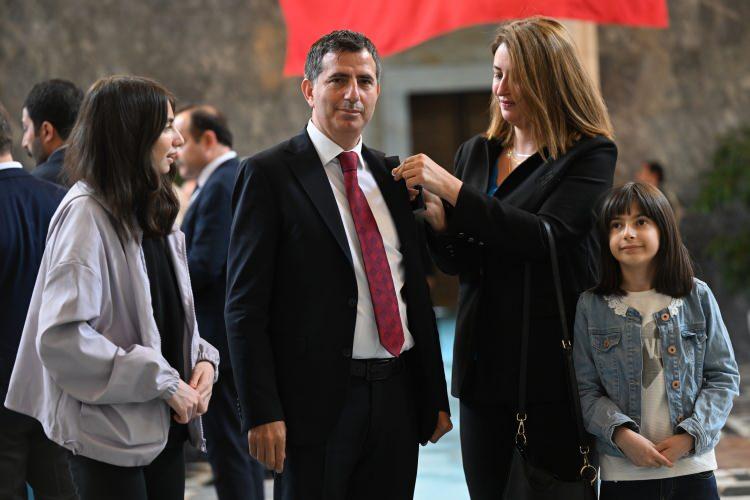 <p>AK Parti Bayburt Milletvekili Orhan Ateş (sol 2), kaydını yaptırdı.</p>
