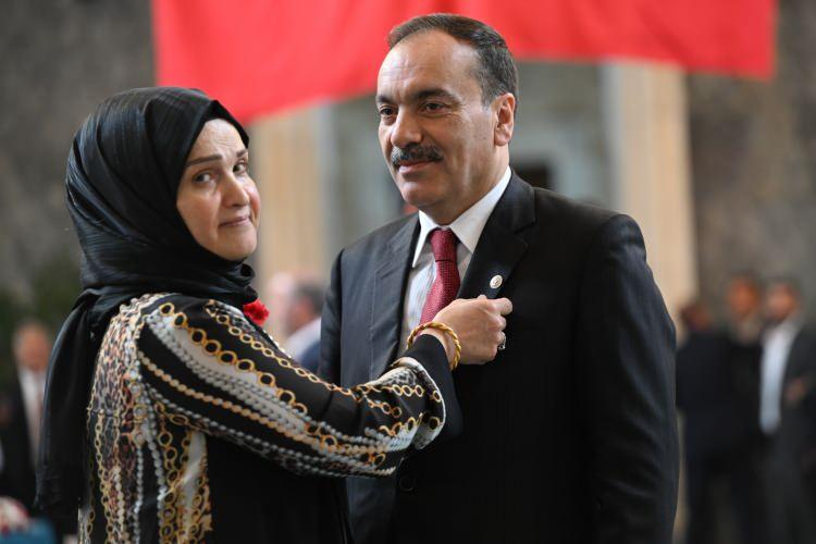 <p>CHP İzmir Milletvekili Mustafa Bilici (sağda), kaydını yaptırdı.</p>
