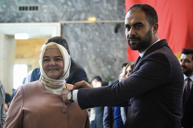 <p> Meclise gelen AK Parti Eskişehir Milletvekili Ayşen Gürcan, kayıt yaptırdı.</p>
