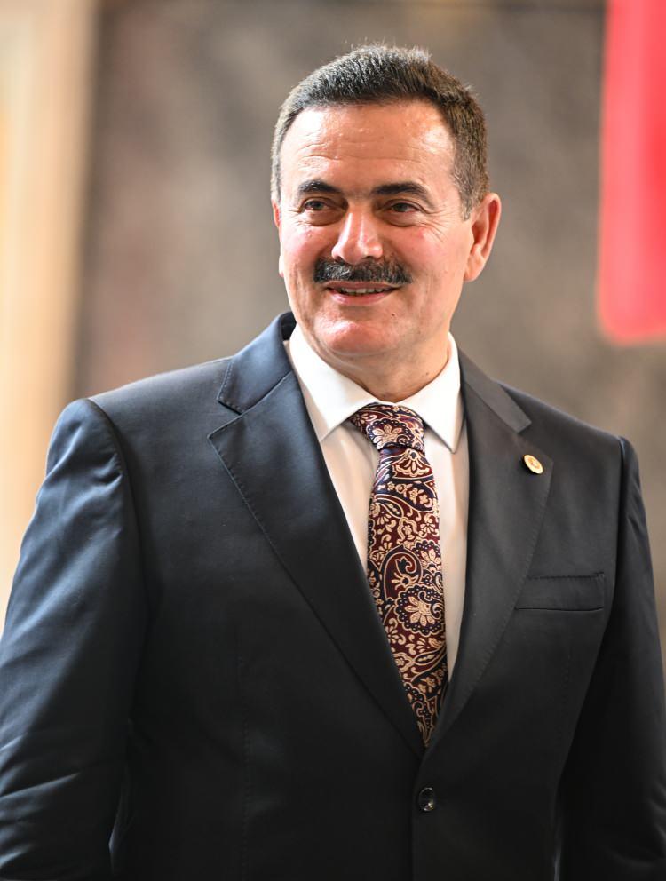 <p> AK Parti Amasya Milletvekili Haluk İpek, kaydını yaptırdı.</p>
