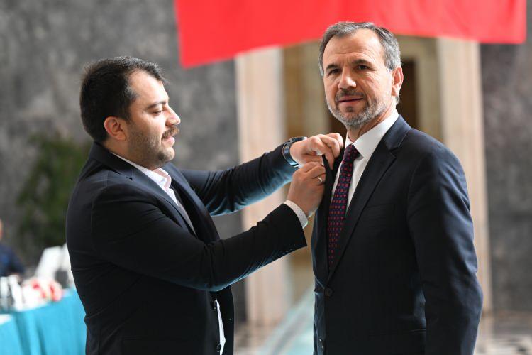 <p>CHP Ankara Milletvekili Mesut Doğan (sağda), kaydını yaptırdı.</p>