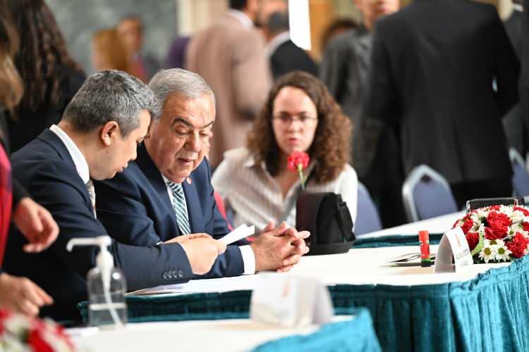 <p>CHP İzmir Milletvekili Haydar Altıntaş, kaydını yaptırdı.</p>