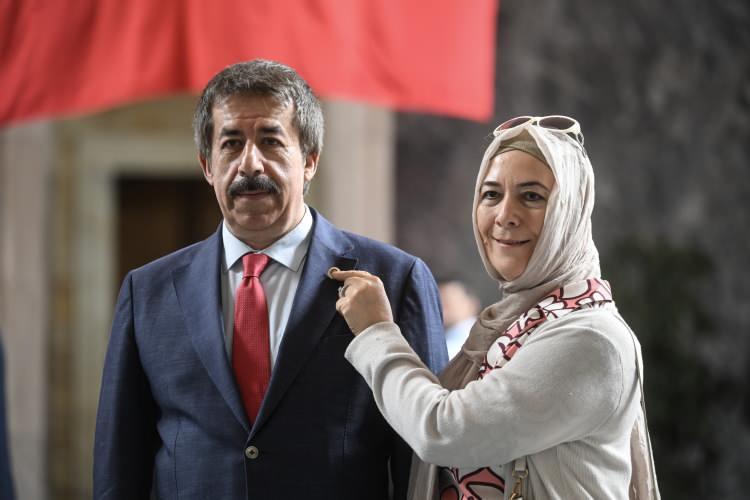 <p> Meclise gelen AK Parti Bingöl Milletvekili Zeki Korkutata, kayıt yaptırdı.</p>
