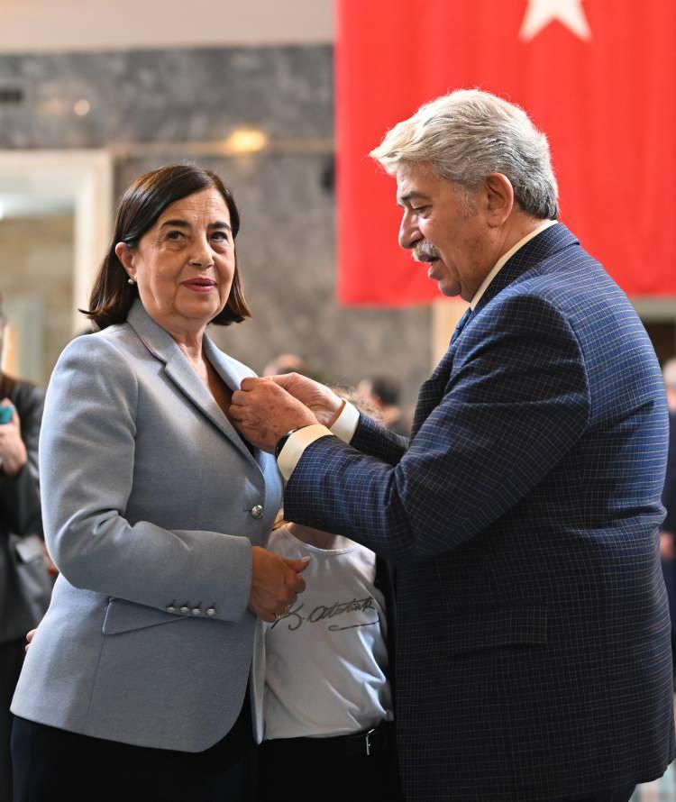 <p>CHP Eskişehir Milletvekili Jale Nur Süllü kaydını yaptırdı.</p>
