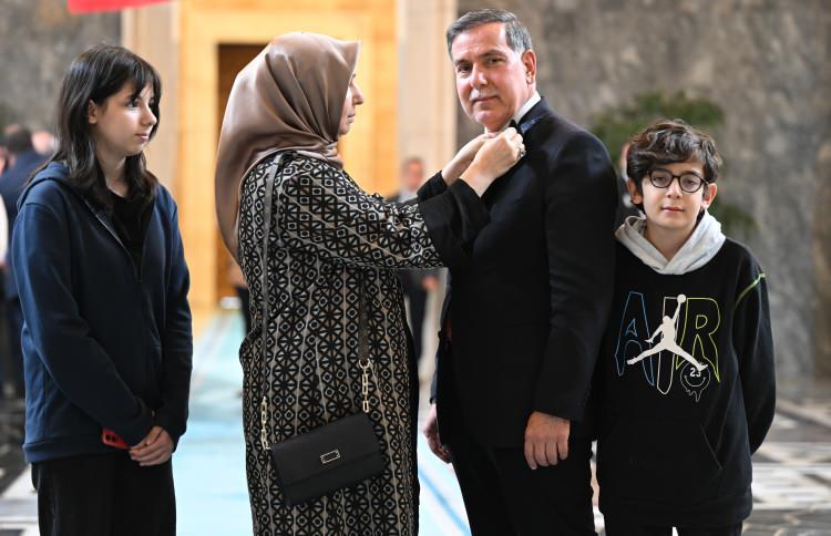 <p>Meclise gelen AK Parti Adana Milletvekili Ahmet Zenbilci, kayıt yaptırdı.</p>