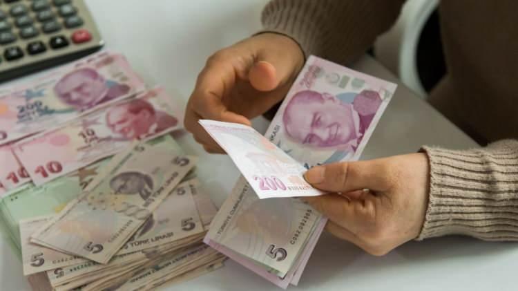 <p>Böylece en düşük emekli aylıklarına yapılan iyileştirmeden yararlanamayan emeklilere yönelik düzeltme yapılmasının planlanıyor..</p>
<p> </p>