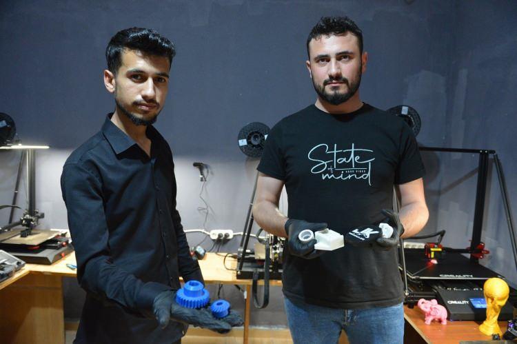 <p>Kahramanmaraş'ta genç girişimciler devlet destekli evlerinin altına açtıkları iş yeri ile yedek parça sorununa kolay çözüm üretmeye başladı</p>
