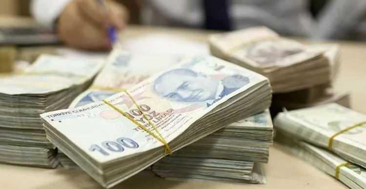 <p><strong>6 AYLIK ENFLASYON ORANI NE KADAR OLACAK?</strong><br />
</p>
<p>Merkez Bankası'nın piyasa katılımcıları anketi ve ekonomistlerin beklentileri beraber değerlendirildiğinde 6 aylık enflasyon rakamlarının yüzde 20 bandında olması bekleniyor.</p>
<p>Temmuz döneminde bu zamların dışında emekli ve memur maaşlarına refah payı (ek zam) eklenecek.</p>