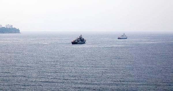 <p>Akdeniz'e, tatbikat için getirilen Deniz Kuvvetleri Komutanlığı'nın 2 fırkateyni, Kaleiçi Yat Limanı açıklarına demirledi. .</p>
