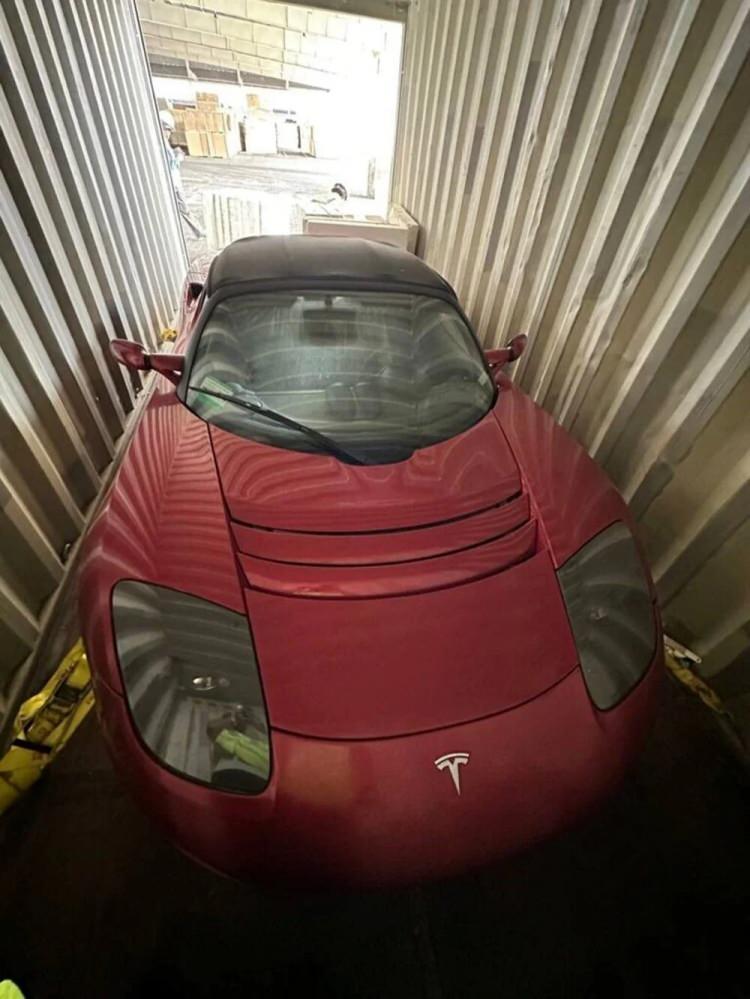 <p>2010 yılında Tesla'nın ilk üretim aracı olan Tesla Roadster'lardan 3 tanesi Çin'de bir firma tarafından satın alındı.</p>
