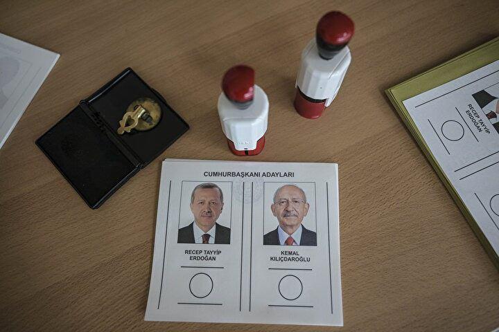 <p>Erdoğan, oylarını yüzde 4,44 artırarak yüzde 69,99, Kılıçdaroğlu yüzde 2,99 artırarak yüzde 30,01 oy oranı elde etti.</p>
