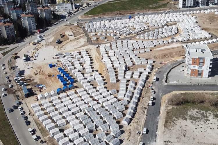 <p><strong>ADIYAMAN SEÇİM SONUCU</strong></p>
<p><strong>14 Mayıs sonucu:</strong></p>
<p>Recep Tayyip Erdoğan: Yüzde 66,33<br />
Kemal Kılıçdaroğlu: Yüzde 31,09</p>
<p><strong>28 Mayıs İkinci Tur sonucu:</strong></p>
<p>Erdoğan: Yüzde 68.84</p>
<p>Kılıçdaroğlu: Yüzde 31.16</p>