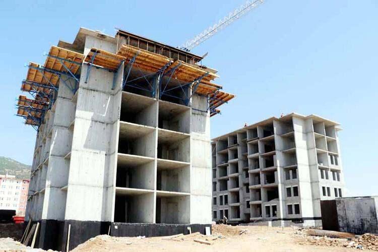 <p>Kahramanmaraş genelinde 77 bin 57 konut ve 30 bin 310 köy evi yapılarak afetzedelere teslim edilecek.</p>

