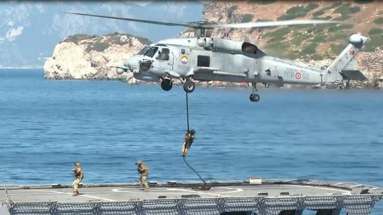 <p>F-246 borda numaralı Salih Reis ve F-511 borda numaralı Heybeli Ada fırkateynleri açıkta bekliyor.</p>