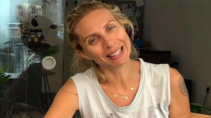 <p><strong><span style="color:#000000">İlk evliliğini İtalyan şarkıcı Ernesto Casalini ile yapan oyuncunun kızı Zeynep Casalini'den başkası değil. Zeynep Casalini de tıpkı annesi gibi sanatla yoğruldu.</span></strong></p>