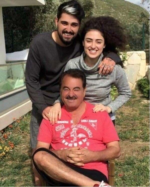 <p><span style="color:#8B4513"><strong>İbrahim Tatlıses, kendisi gibi şarkıcı olan kızı Dilan Çıtak Tatlıses'ten güzel haber aldı.</strong></span></p>