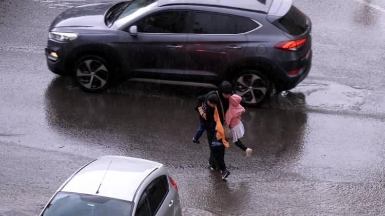<p>Meteoroloji Genel Müdürlüğü 30 kenti "sarı" kodla uyardı.</p>
<p><strong>İşte kuvvetli yağış beklenen iller...</strong></p>
<p> </p>