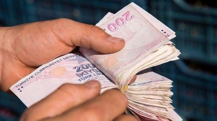 <p>Merkez Bankası'nın anketine göre 6 aylık zam oranının SGK ve Bağ-Kur emeklileri için yüzde 29.92 sevilerinde olması beklenirken, refah payı hariç memur ve emeklisi zammı ise yüzde 18.63 olarak hesaplanıyor.</p>

<p> </p>
