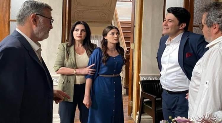 <p>Cinegenna'nın yapımcılığını üstlendiği TRT'nin dijital kanalı tabii'de yayımlanacak olan 'Kapı' dizisinde 'Sevgi' karakterini oynayacak.</p>