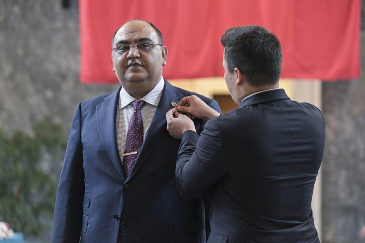 <p> İYİ Parti Gaziantep Milletvekili Mehmet Mustafa Gürban da TBMM'ye gelerek kayıt yaptırdı.</p>
