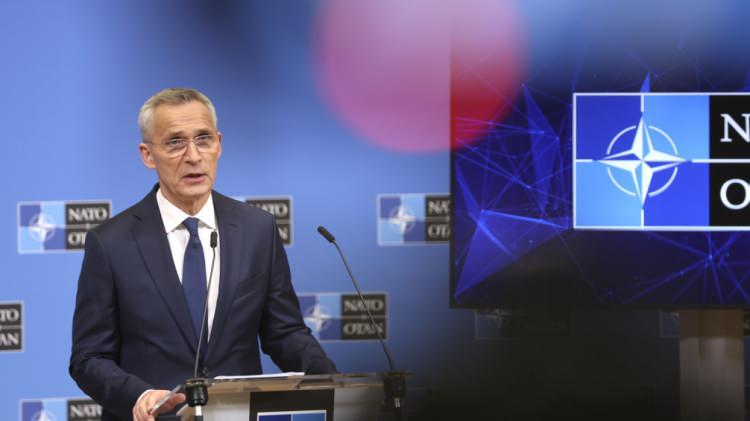 <div>Stoltenberg, 31 Mayıs-1 Haziran'da gayriresmi nitelikteki NATO Dışişleri Bakanları Toplantısı'nın yapılacağı Norve&ccedil;'in başkenti Oslo'da NATO Başbakanı Jonas Gahr Store ile ortak basın toplantısı d&uuml;zenledi.</div>
