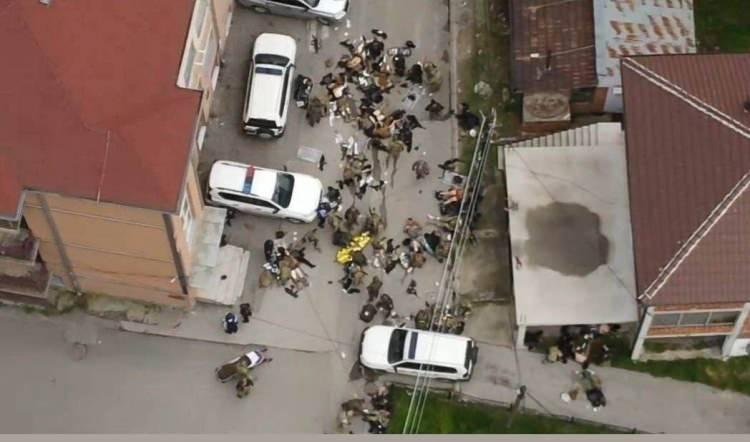 <p>Belirli aralıklarla karşı karşıya gelen Sırbistan ve Kosova, Avrupa Birliği arabuluculuğunda 2011'de başlatılan Belgrad-Priştine Diyalog Süreci kapsamında ilişkilerin normalleşmesi ve nihayetinde iki ülkenin birbirini tanıması için ortak yol bulmaya çalışıyor.</p>

<p> </p>
