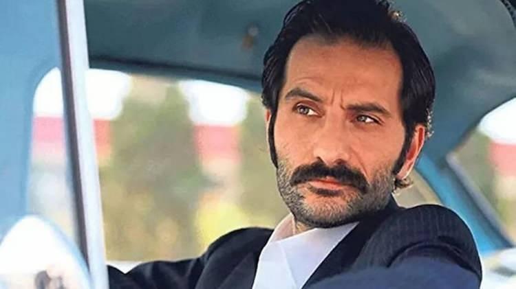<p><strong>BURAK HAKTANIR'DAN DİZDAR'A SERT TEPKİ!</strong></p>
<p>Sanatçı Haktanır sosyal medya hesabından Türkiye'yi karalayan ifadeler kullanan Dizdar'a tepki gösterdi. Haktanır paylaştığı mesajında, "Üç tane cümleyi kağıda bakmadan konuşamayan bir oyuncu, dizilerde o kadar repliği nasıl ezberleyip de oynuyor, yoksa son anda birileri eline kağıt mı tutuşturuyor?<br />
Merve Dizdar. </p>