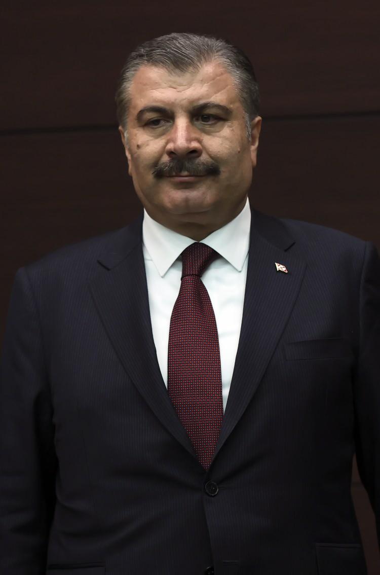 <p>SAĞLIK BAKANI FAHRETTIN KOCA</p>
<p>Cumhurbaşkanlığı Kabinesi'nde görevine devam edecek olan Sağlık Bakanı Fahrettin Koca, "Görevimin bu döneminde de aziz milletimize hizmeti hayatımın en üstün amacı bileceğim. Sorumluluğum, milletimiz kadar büyüktür." ifadesini kullandı.</p>