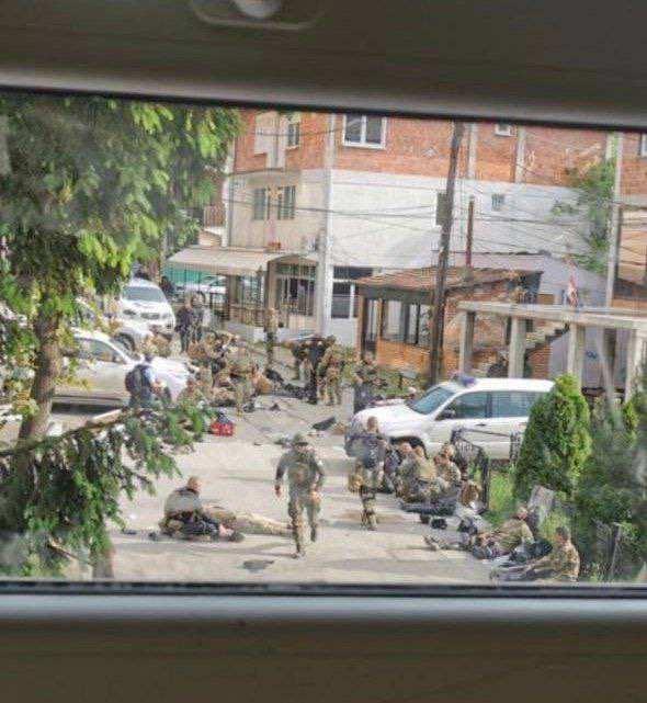 <p>Sırbistan, 2008'de tek taraflı bağımsızlığını ilan eden Kosova'yı kendi toprağı olarak görüyor.</p>
<p> </p>
