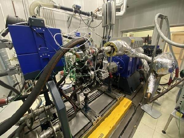 <p>Tabii motor emisyon seviyesi itibariyle şu anda Avrupa'nın ulaştığı en yüksek seviye ve Avrupa'daki motor geliştiricileri de bu konuda oldukça zorlanmış ve bu durumu çözebilmek için Avrupa'da da defalarca tarihler revize edilmiştir. Çok kolay bir seviye değil.</p>