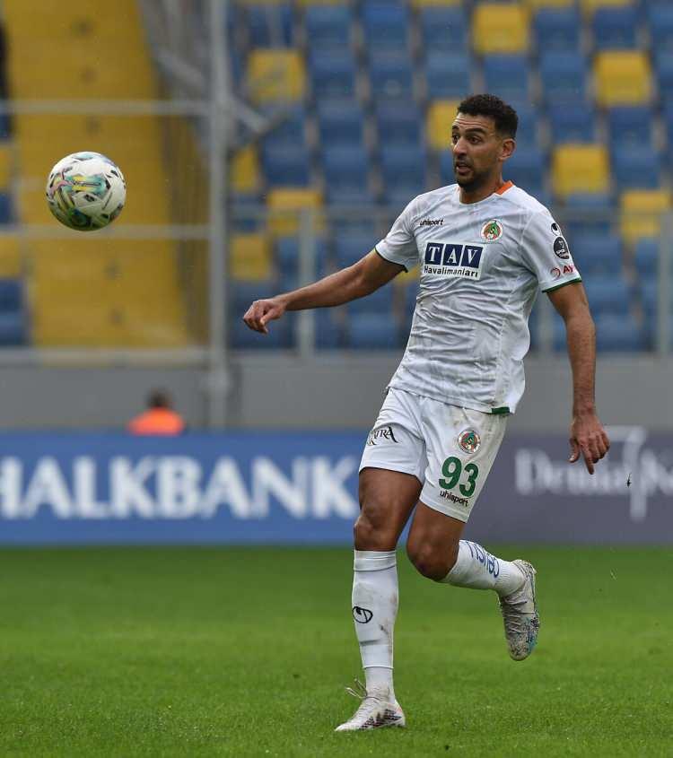 <p>Ahmed Hassan<br />
<br />
Takım: Alanyaspor<br />
<br />
Gol sayısı: 10</p>
