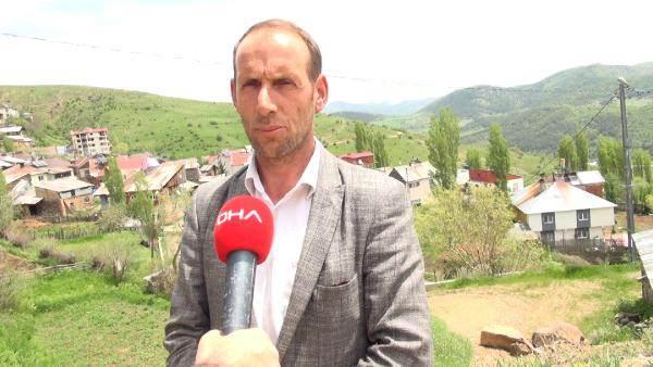 <p>Köy muhtarı Seyfettin Nazlı, ilaçlı mücadeleden yağış nedeniyle fayda alınamadığını belirterek, “Köyümüzde çekirgeler başımızı bela oldu. Sinek kadar büyüklükteler, ekinlere zarar veriyor. Bu sıkıntı daha önce diğer köylerde de yaşanmıştı. Ekipler o zaman müdahalede bulunarak, çekirge istilasını durdurdular. Köyümüzde son dönemde çekirgeler yoğunlaştı. Yeterli ekipmanımız, ilaç pompası olmadığı için istilanın önüne geçemedik. Yeterli ilaçlamalar yapıldı ancak havalar aşırı yağışlı geçmesi, ilaçlamalardan fayda alınmasına engel oldu. Havaların düzelmesiyle birlikte gerekli çalışmaları yeniden yapacaklar” dedi.</p>
<p></p>