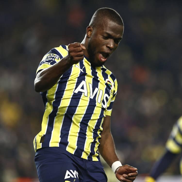 <p>SÜPER LİG'DE 2022-23 SEZONU GOL KRALI<br />
<br />
Enner Valencia<br />
<br />
Takım: Fenerbahçe<br />
<br />
Gol sayısı: 29</p>