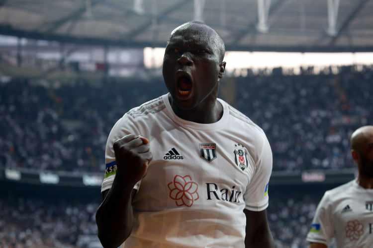 <p>Aboubakar<br />
<br />
Takım: Beşiktaş<br />
<br />
Gol sayısı: 13</p>
