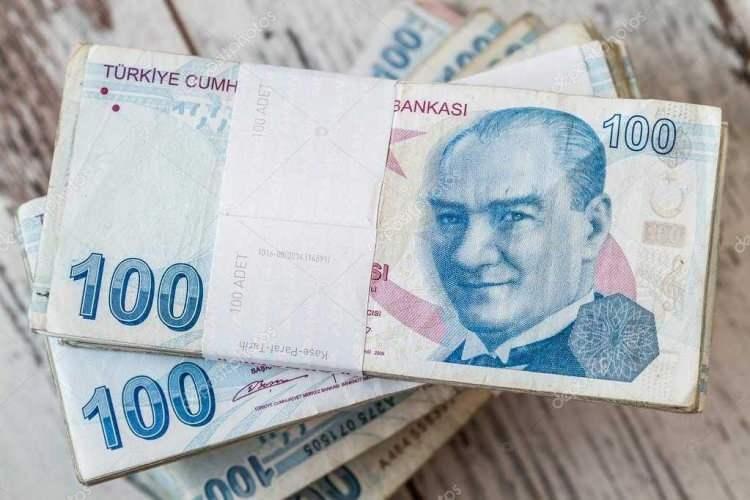 <p><strong>EN DÜŞÜK MAAŞ 22.000 TL</strong></p>
<p>Cumhurbaşkanı Erdoğan, 11 bin 848 lira olan en düşük memur maaşının 22 bin liraya çıkacağını açıklarken bu durumda yapılan zam yüzde 85'e ulaşacak. Kamuda bu tutarın üzerinde maaş alanlara yapılacak zam ise eklenecek refah payı, seyyanen artış ile netleşecek.</p>