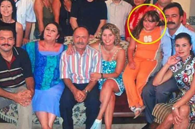 <p><strong>2000’li yılların en sevilen dizilerinden biri olan En Son Babalar Duyar, oyuncuların değişimleriyle gündeme gelmeye devam ediyor. </strong></p>
<p> </p>