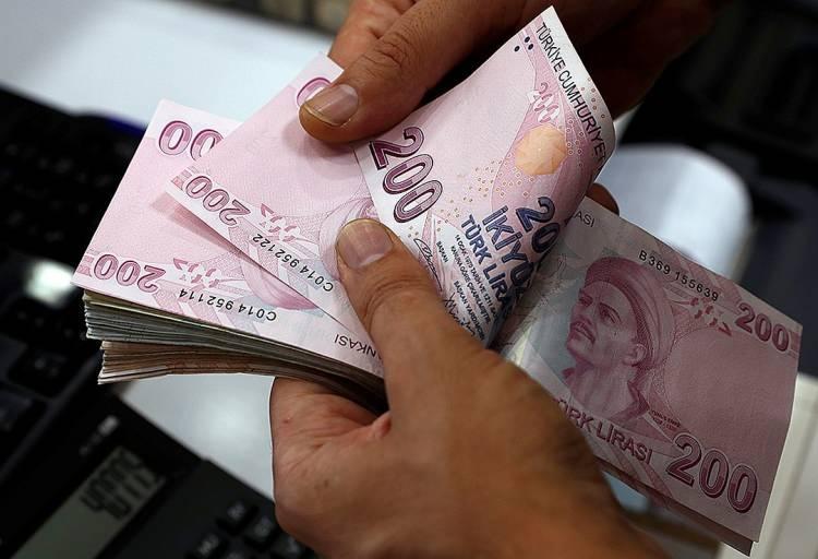 <p>2. Yüzde 25 zam ile belirlenmesi durumda net asgari ücret 10 bin 634 TL, brüt asgari ücret 12 bin 510 TL, işveren maliyeti ise bu durumda 14 bin 699 TL olacak.</p>
<p>3. Yüzde 30 zam ile belirlenmesi durumda net asgari ücret 11 bin 58 TL, brüt asgari ücret 13 bin 10 TL, işveren maliyeti ise bu durumda 15 bin 287 TL olacak.</p>