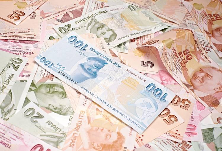 <p><strong>REFAH PAYI EKLENECEK</strong></p>

<p>Cumhurbaşkanı Recep Tayyip Erdoğan'ın devreye girmesiyle, SSK ve Bağ-Kur, Emekli Sandığı emeklisi ve sözleşmeli personele yılın başında yüzde 15.40'lık 6 aylık enflasyona refah payı da eklenerek yüzde 30 zam verildi. </p>
