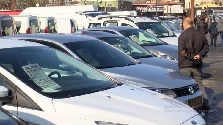 <p>Sıfır kilometre araçlara yapılan zamların kısa sürede ikinci elde de fiyatları yukarı çekmesi bekleniyor. </p>