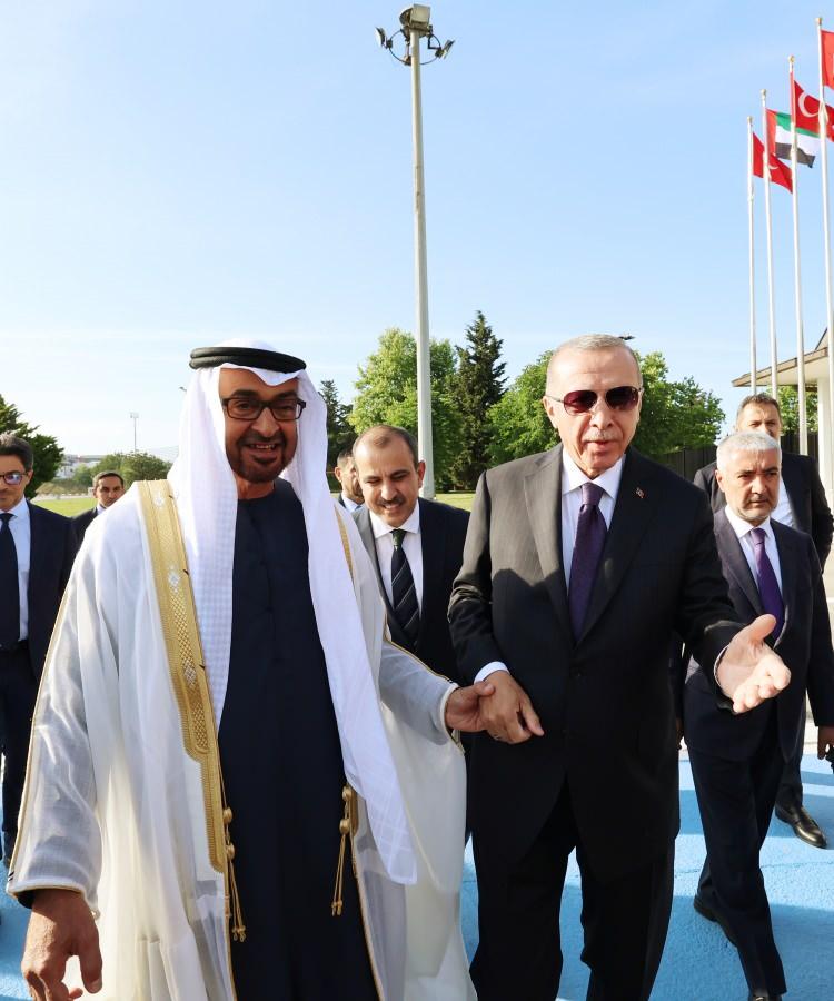 <p>Cumhurbaşkanı Erdoğan, Muhammed bin Zayid Al Nahyan'ı Atatürk Havalimanı'nda karşıladı.</p>

