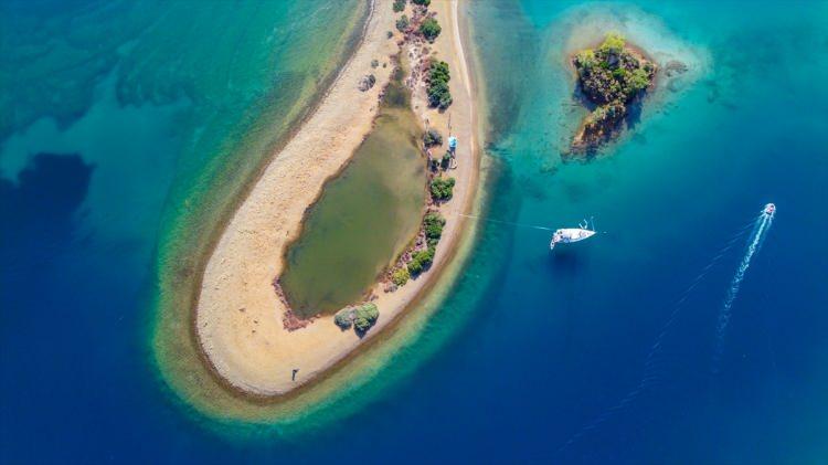 <p>Hafta boyunca denize kıyısı olan illerde sahil ve deniz kirliliğini önlenmesi, diğer illerde ise çevre kirliliğine dikkati çekmeye yönelik programlar düzenlenmesi planlanıyor.</p>
