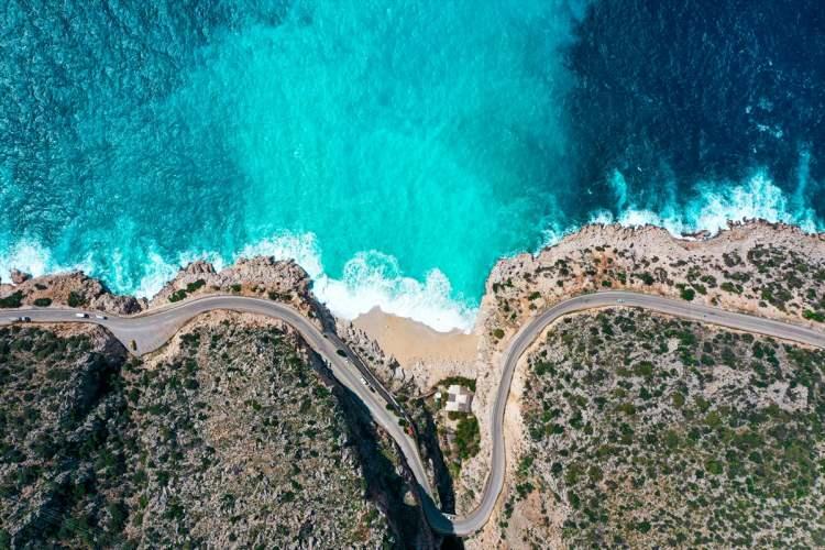 <p>"Kesin korunacak hassas alan" ilan edilen İzmir'in Dikili ilçesindeki Garip Adası'nın tamamı ile Kalem Adası'nın bir bölümünü kapsayan bölge, doğal güzellikleriyle ön plana çıkıyor.</p>
