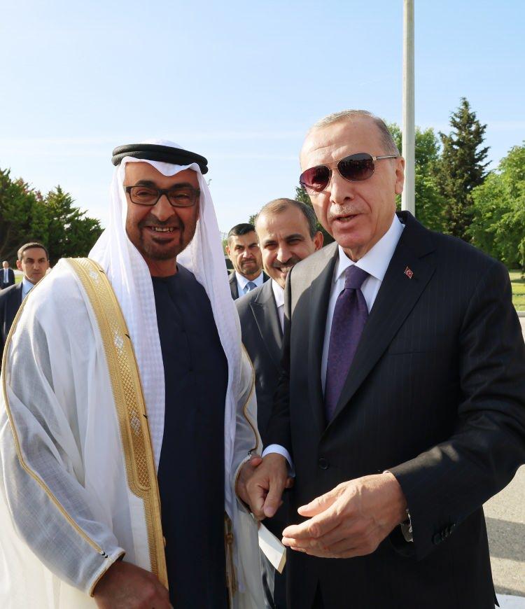 <p>Cumhurbaşkanı Recep Tayyip Erdoğan, İstanbul'da Birleşik Arap Emirlikleri (BAE) Devlet Başkanı Şeyh Muhammed bin Zayed El Nahyan ile bir araya geldi.</p>
